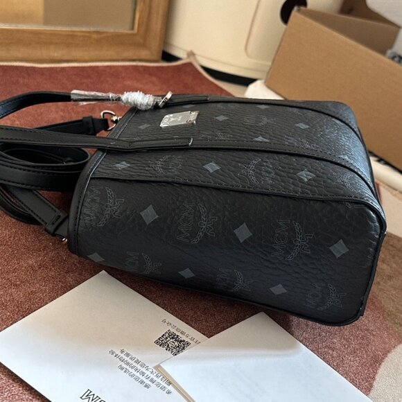 MCM mini basket AREN VISETOS zip-around shopping bag - Picture 4 of 9